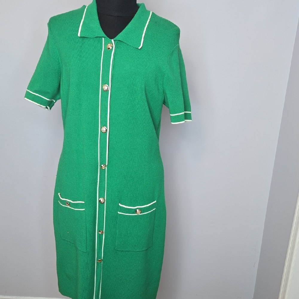 Elegant Green Button-Down Dress
